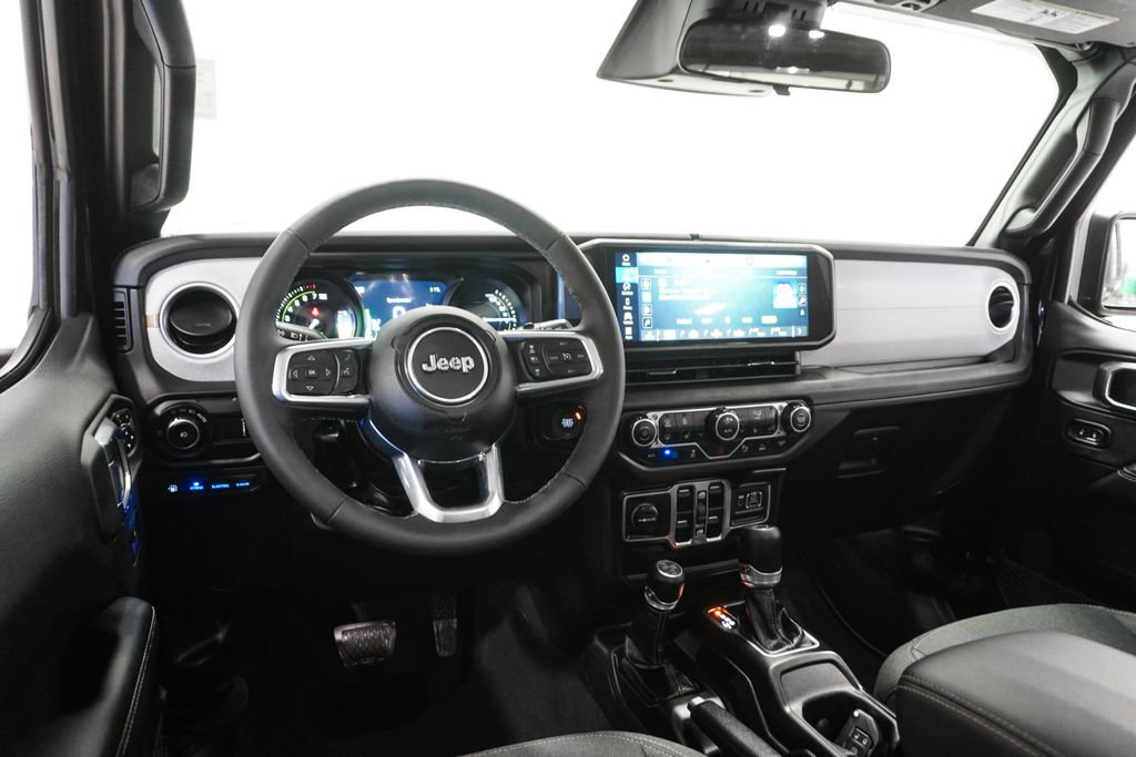 Certified 2025 Jeep Wrangler Unlimited Sahara w/ Safety Group image 19