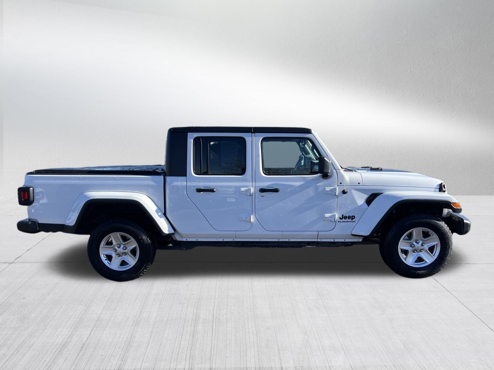 Used 2022 Jeep Gladiator Sport image 8