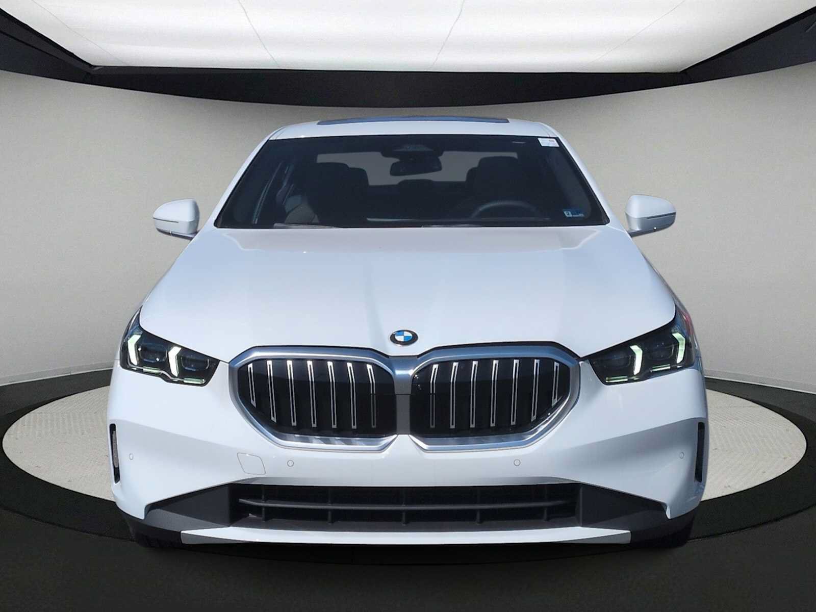 Used 2026 BMW 530i xDrive AWD/4WD image 3