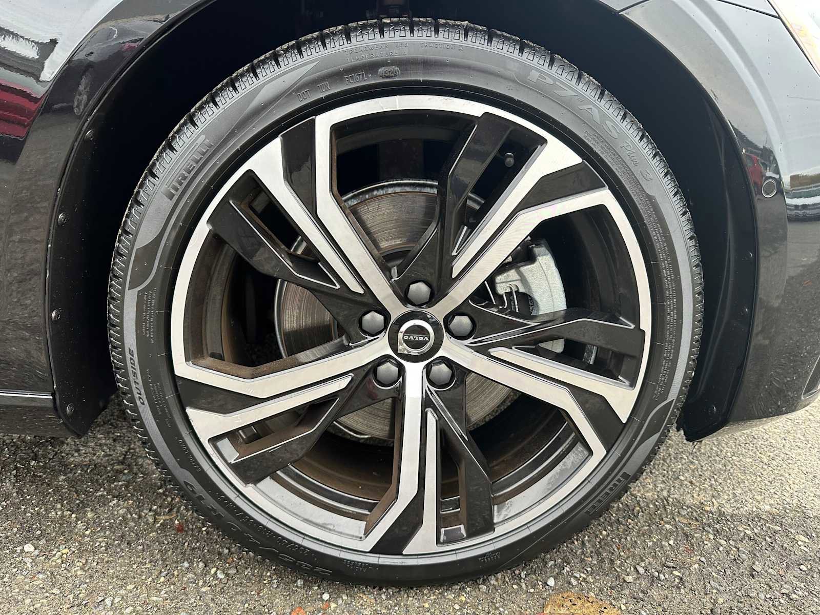 Certified 2025 Volvo S60 B5 Plus image 9