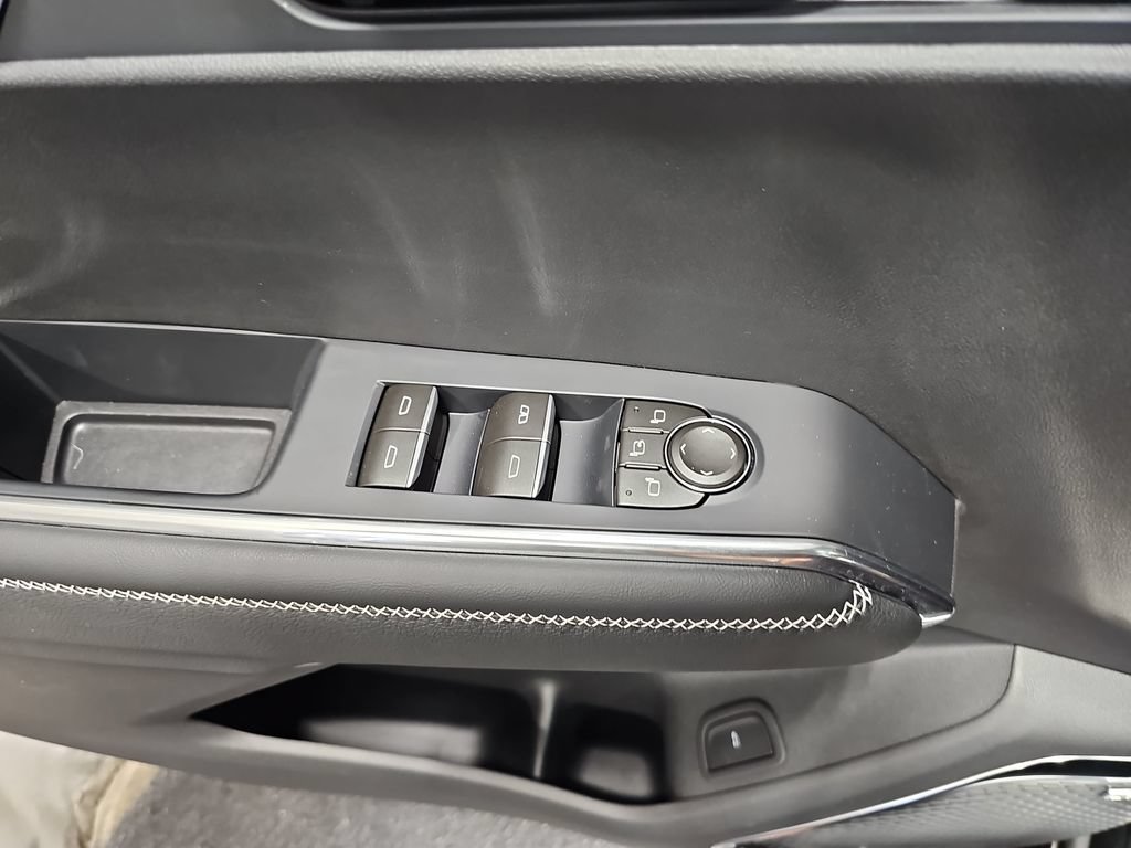 New 2027 GMC Acadia Denali w/ LPO, Floor Liner Package AWD/4WD image 31