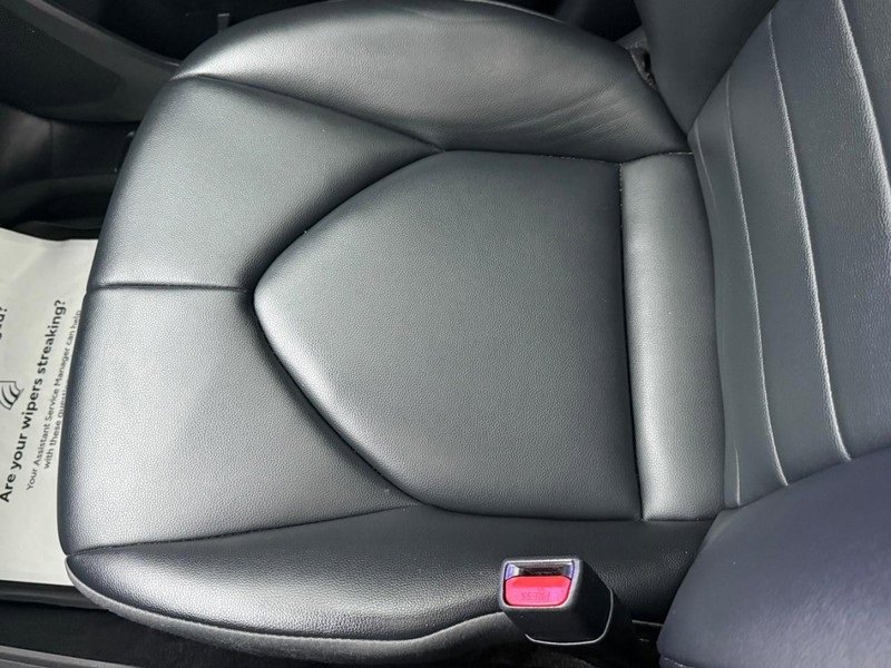 Used 2024 Toyota Highlander XLE image 25