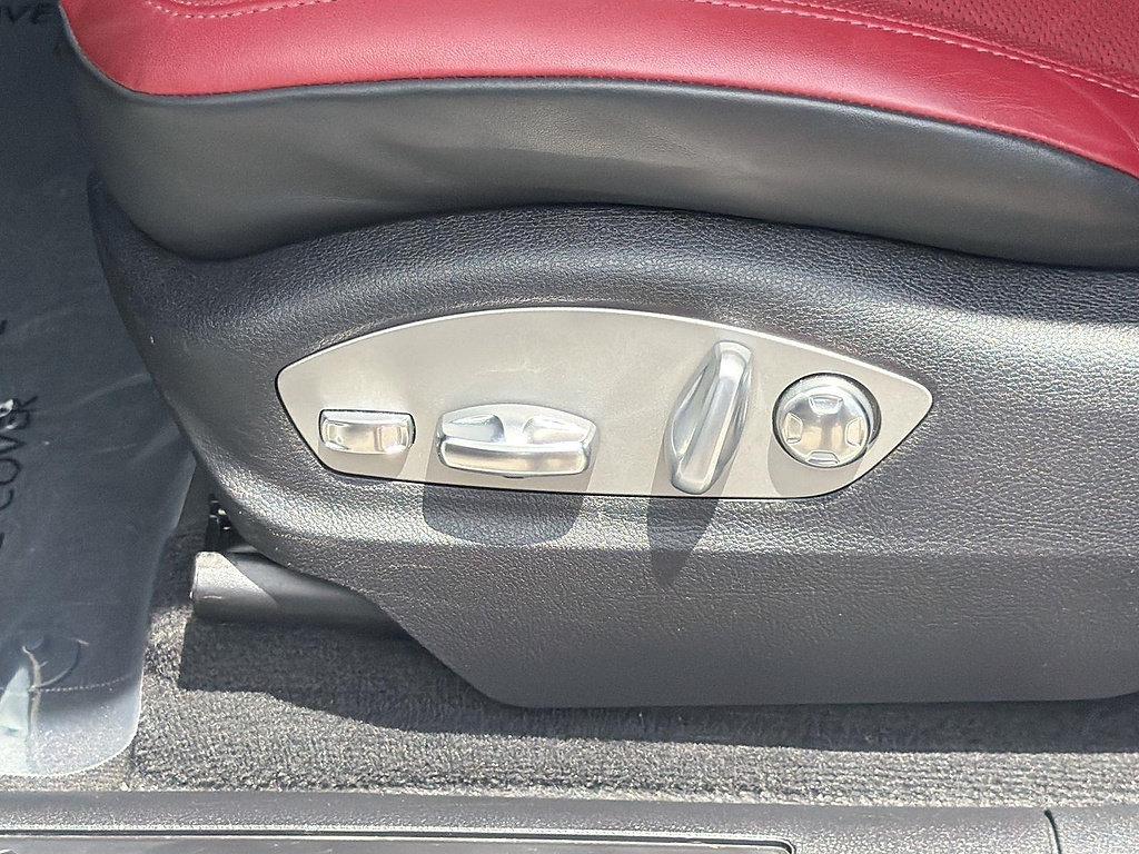 Used 2022 Porsche Macan AWD/4WD image 24