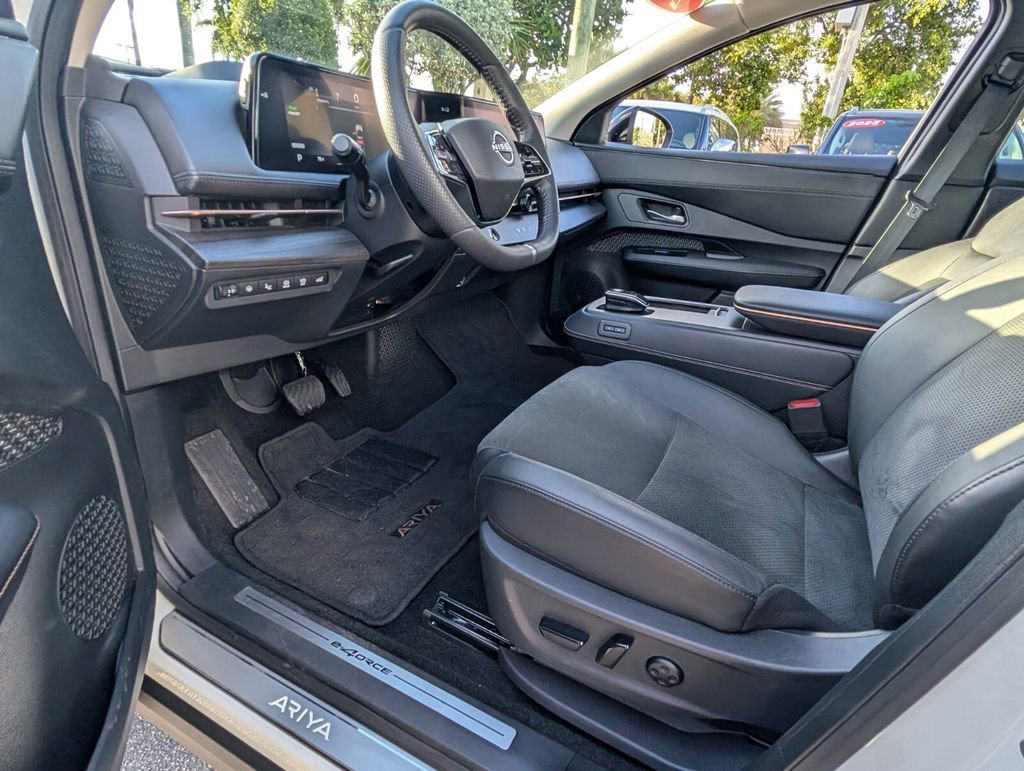 Used 2024 Nissan Ariya AWD image 11