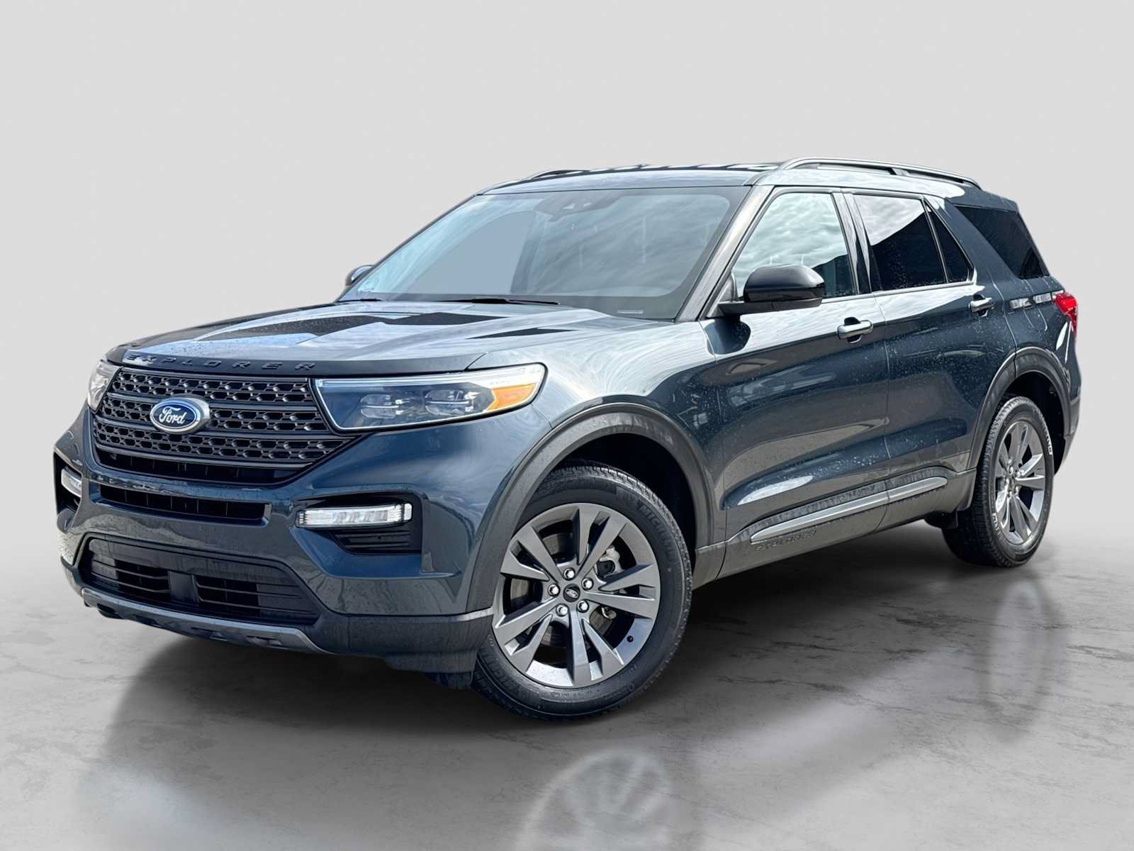Used 2024 Ford Explorer XLT w/ Equipment Group 202A AWD/4WD 360° Tour