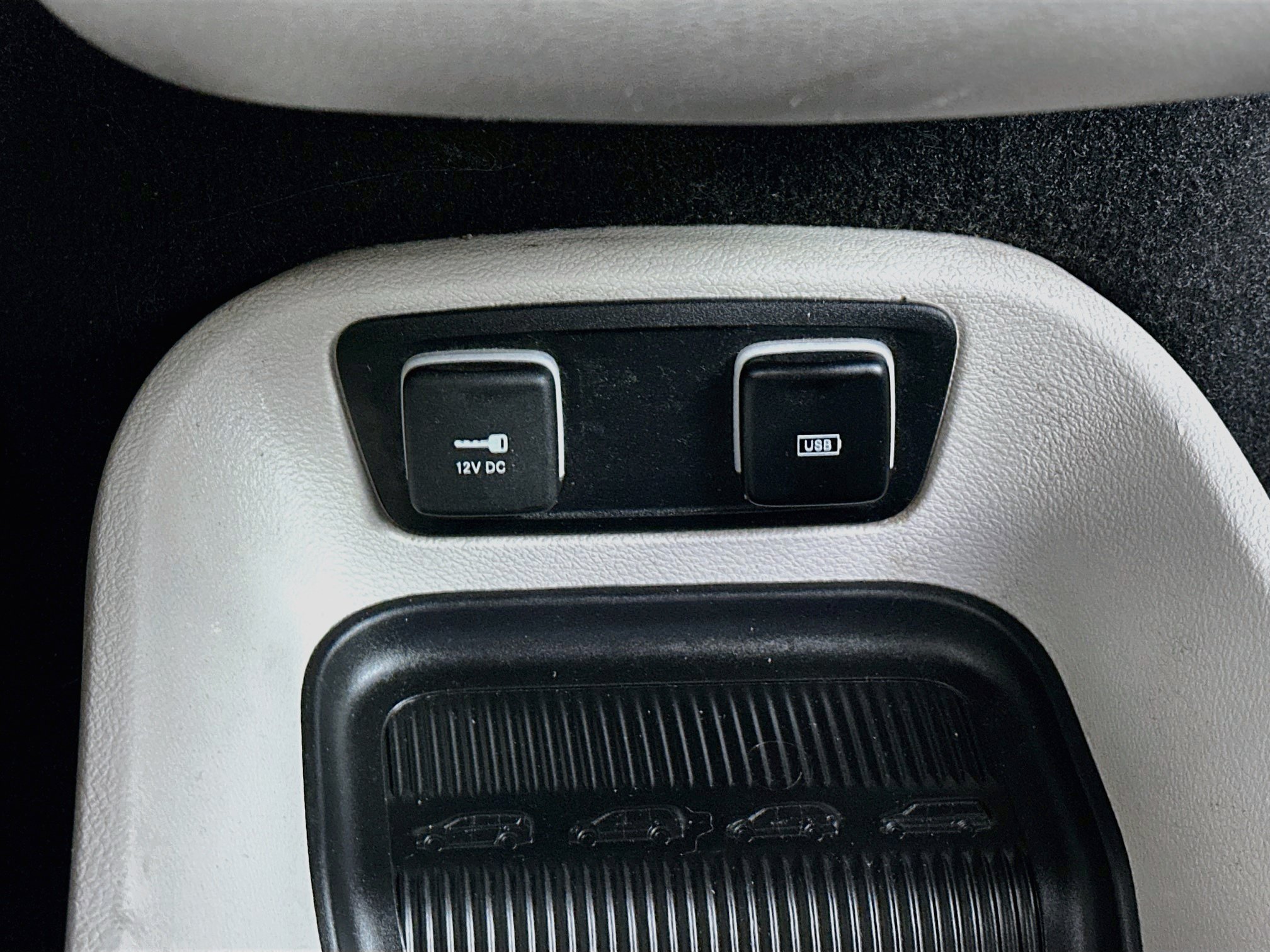 Used 2019 Chrysler Pacifica Touring-L FWD image 26