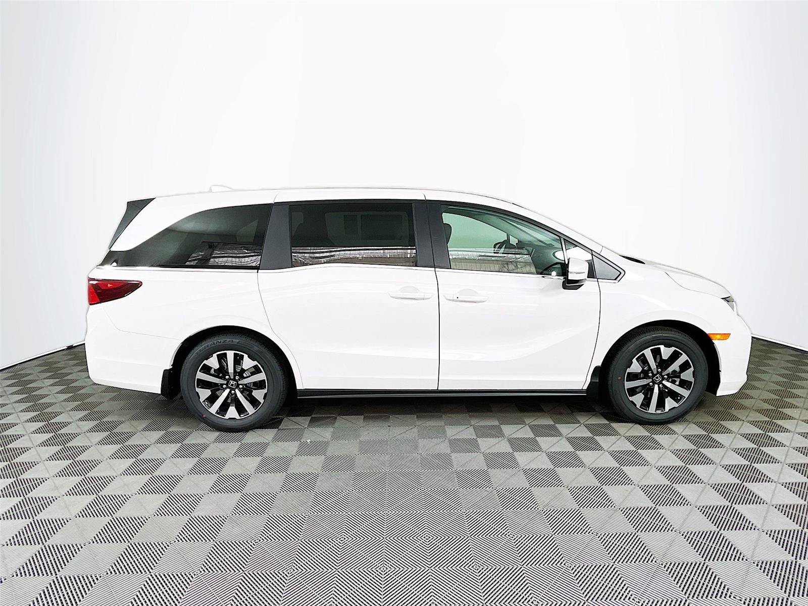New 2026 Honda Odyssey EX-L image 9