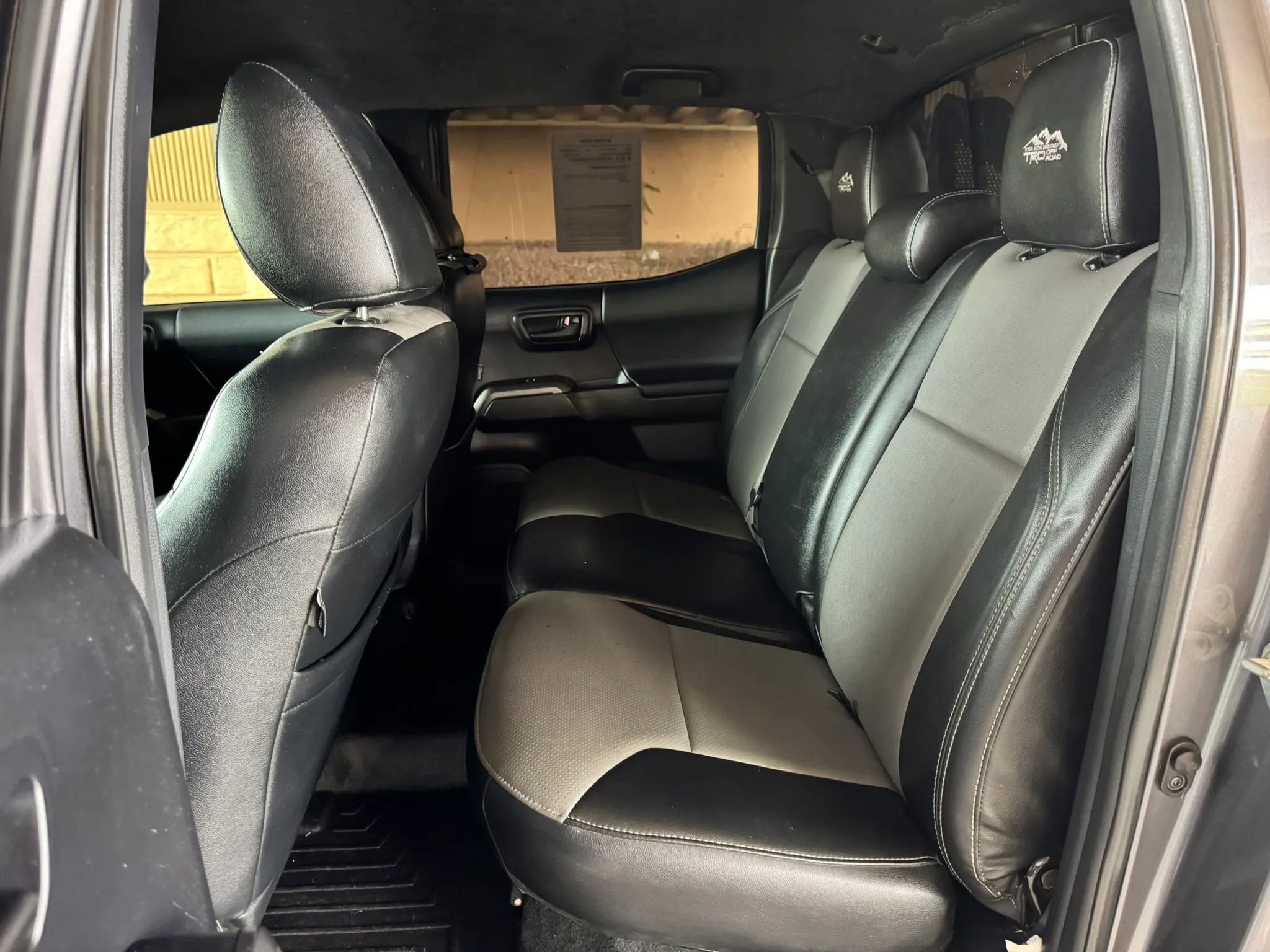 Used 2017 Toyota Tacoma TRD Off-Road w/ Tow Package (A/T) image 18