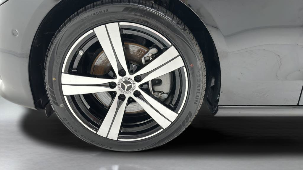 Used 2025 Mercedes-Benz C 300 4MATIC Sedan image 8