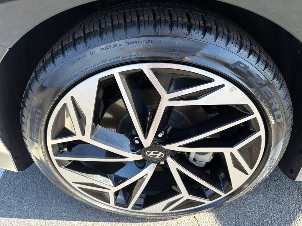 Used 2023 Hyundai Ioniq 6 Limited RWD image 17