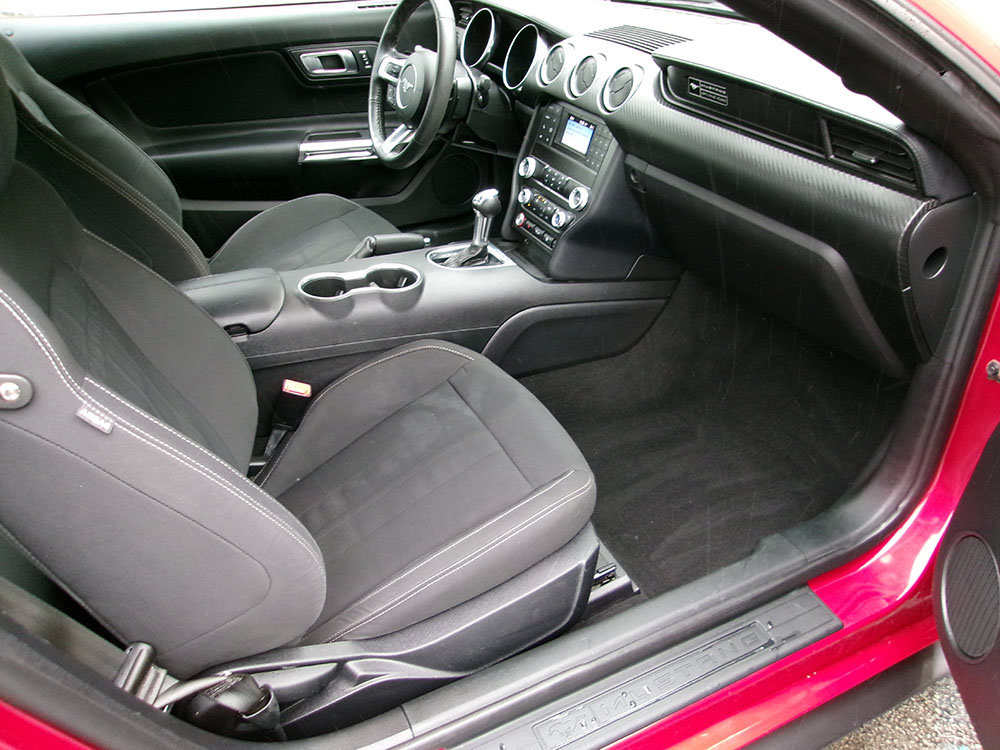 Used 2020 Ford Mustang Coupe RWD image 10