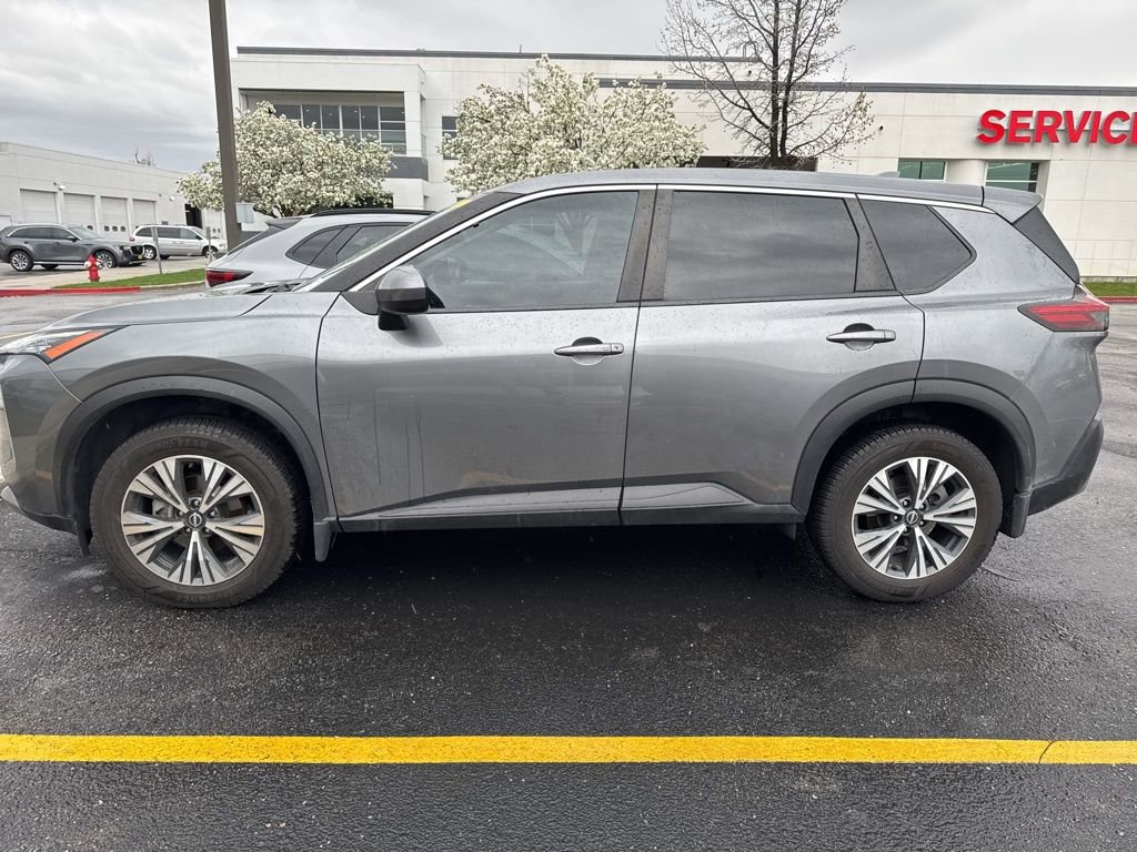 Used 2023 Nissan Rogue SV image 11