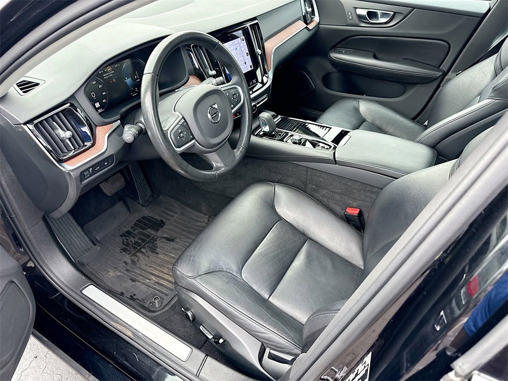 Used 2022 Volvo S60 T8 Inscription image 25