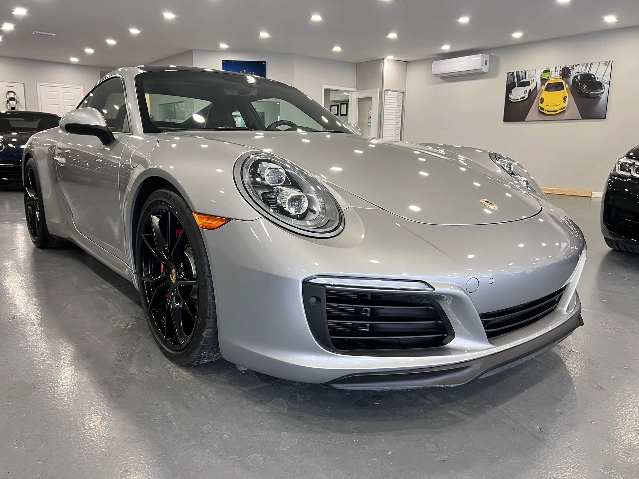 Used 2018 Porsche 911 Carrera S RWD image 1