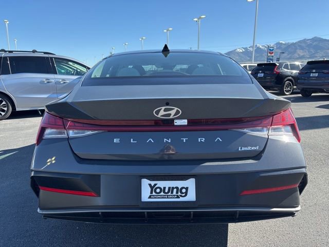 Used 2025 Hyundai Elantra Limited FWD image 4