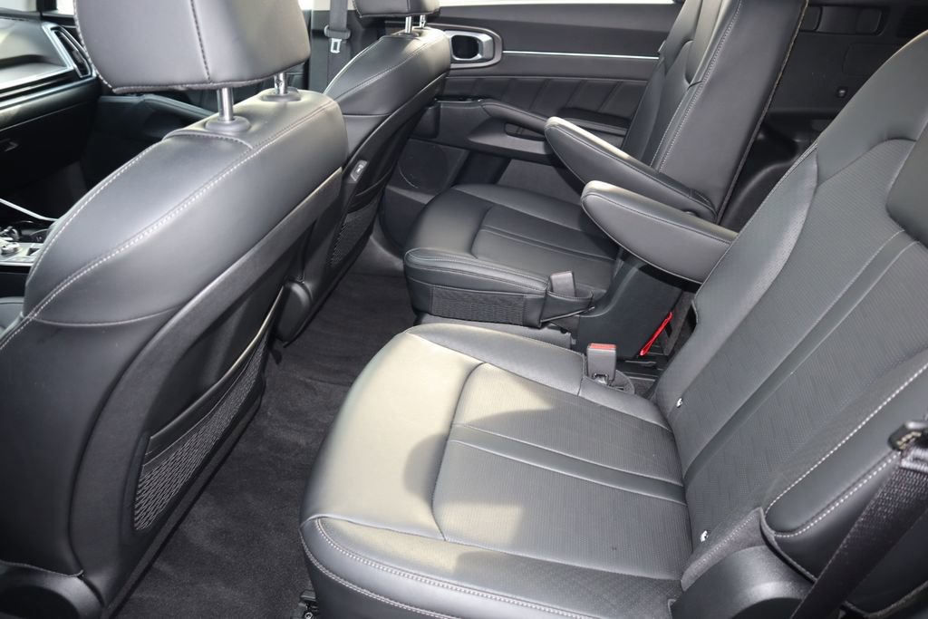 Used 2025 Kia Sorento SX image 21