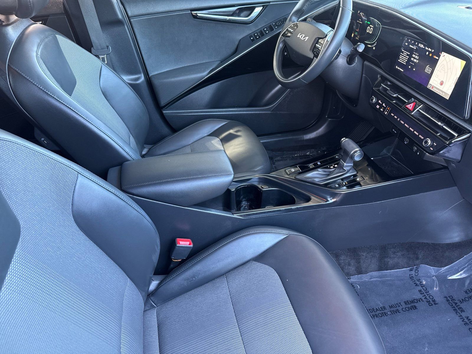 Used 2025 Kia Niro EX image 15