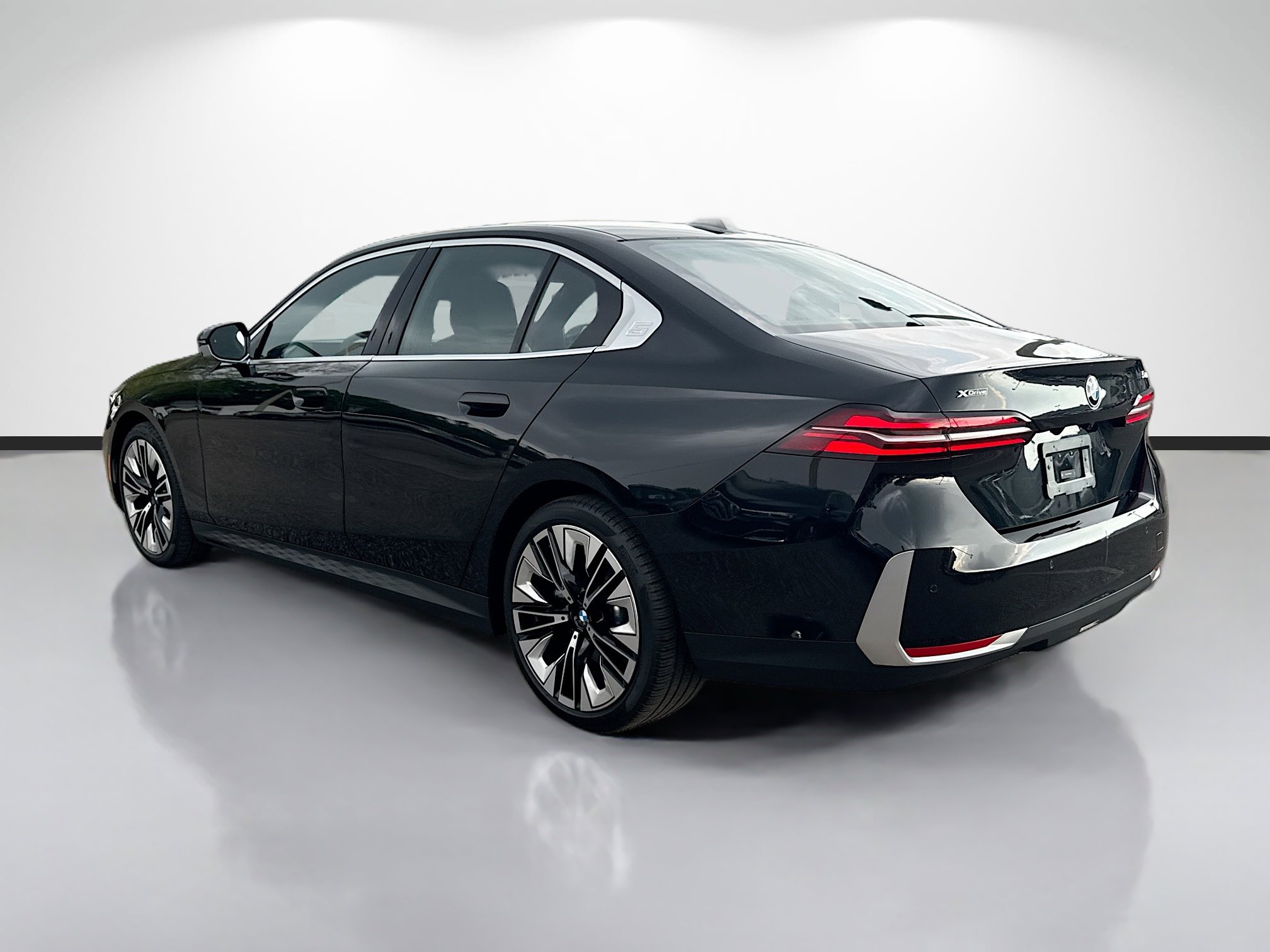 Used 2026 BMW 540i xDrive image 4