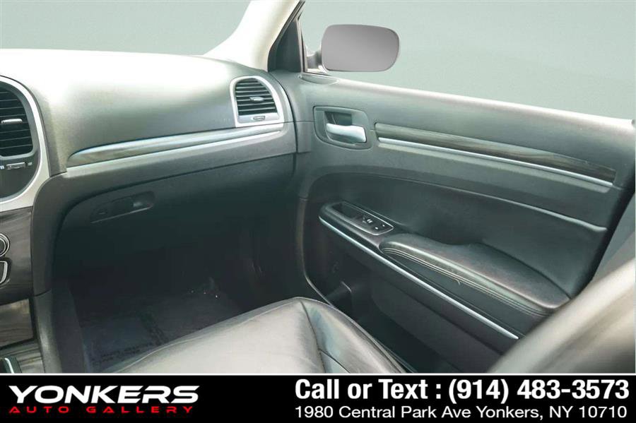 Used 2021 Chrysler 300 Touring L image 35