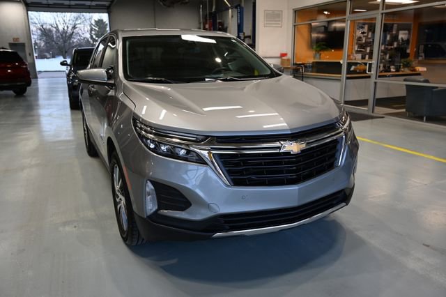 Used 2024 Chevrolet Equinox LT image 3