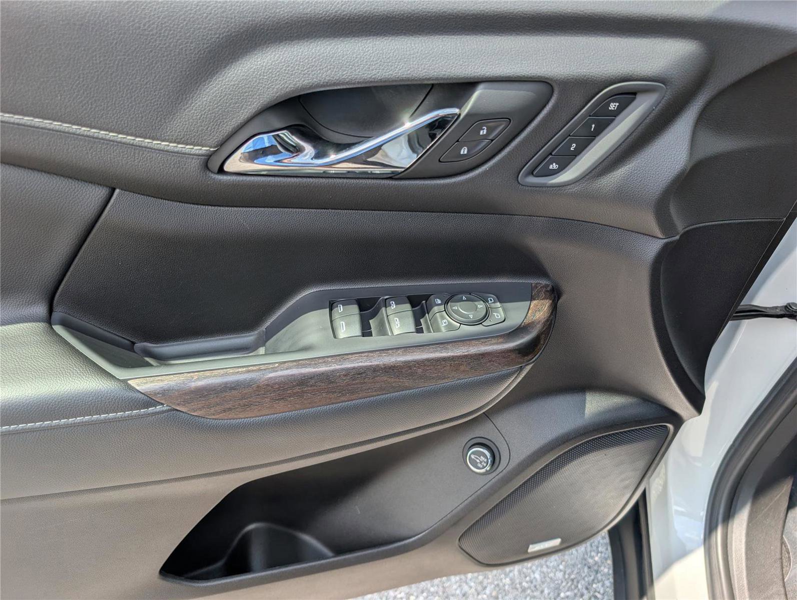 Used 2022 GMC Acadia Denali w/ Denali Ultimate Package AWD/4WD image 22