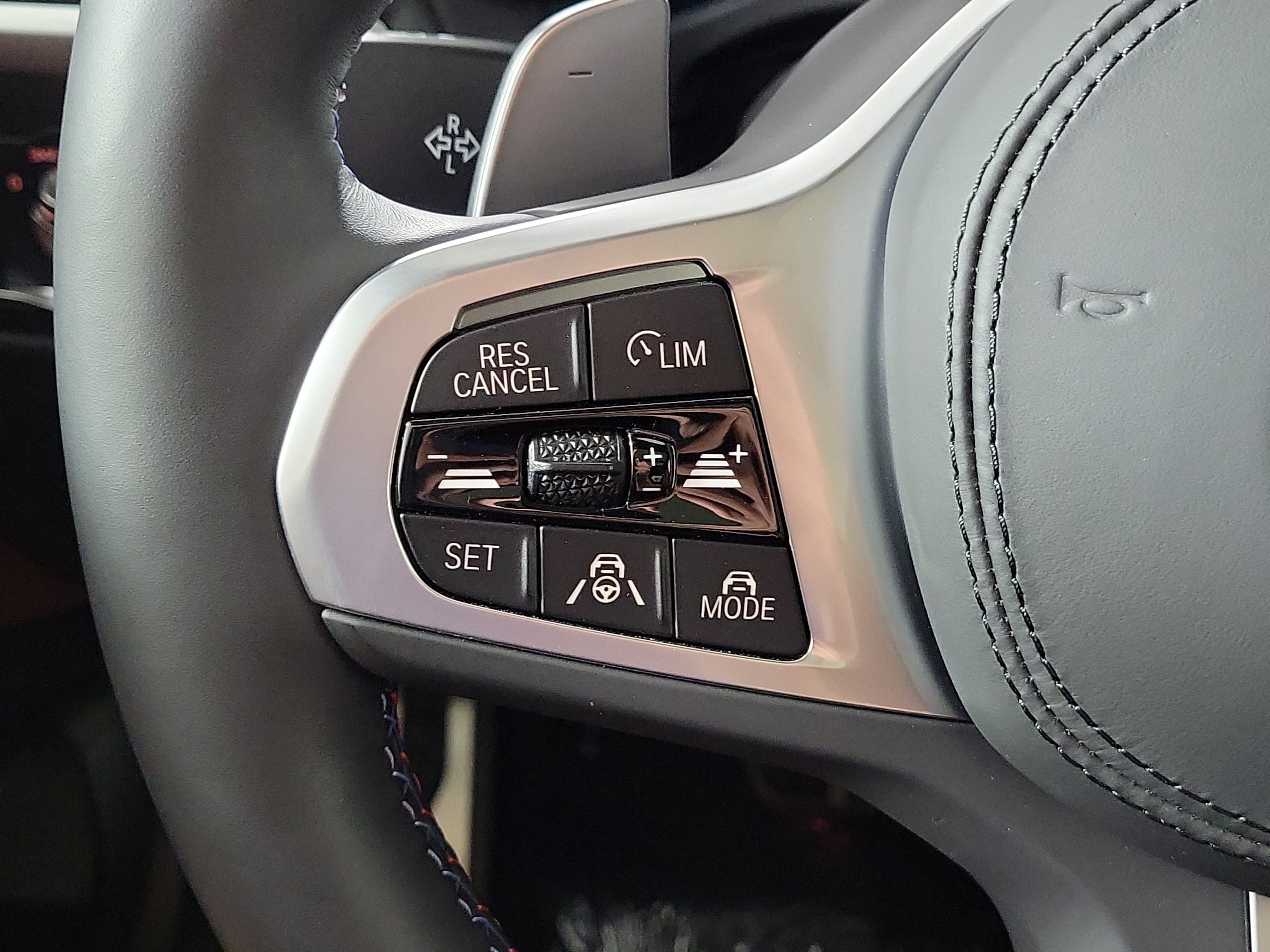 Used 2025 BMW X4 M40i AWD/4WD image 13