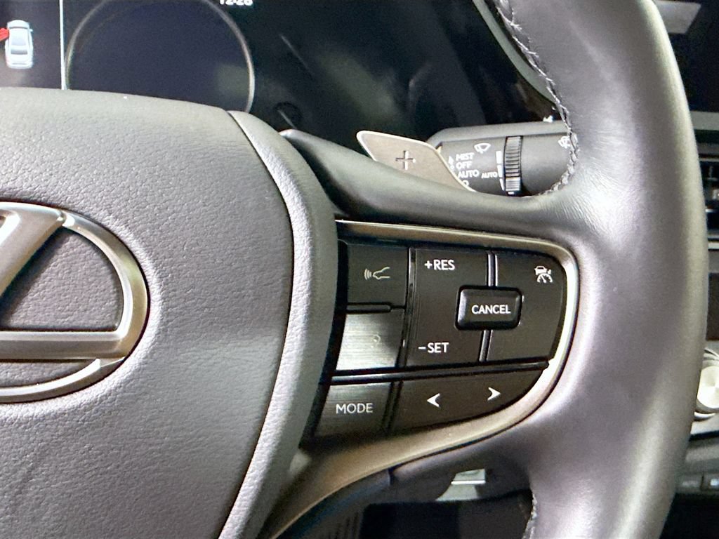 Certified 2025 Lexus ES 300h w/ Premium Package FWD image 12