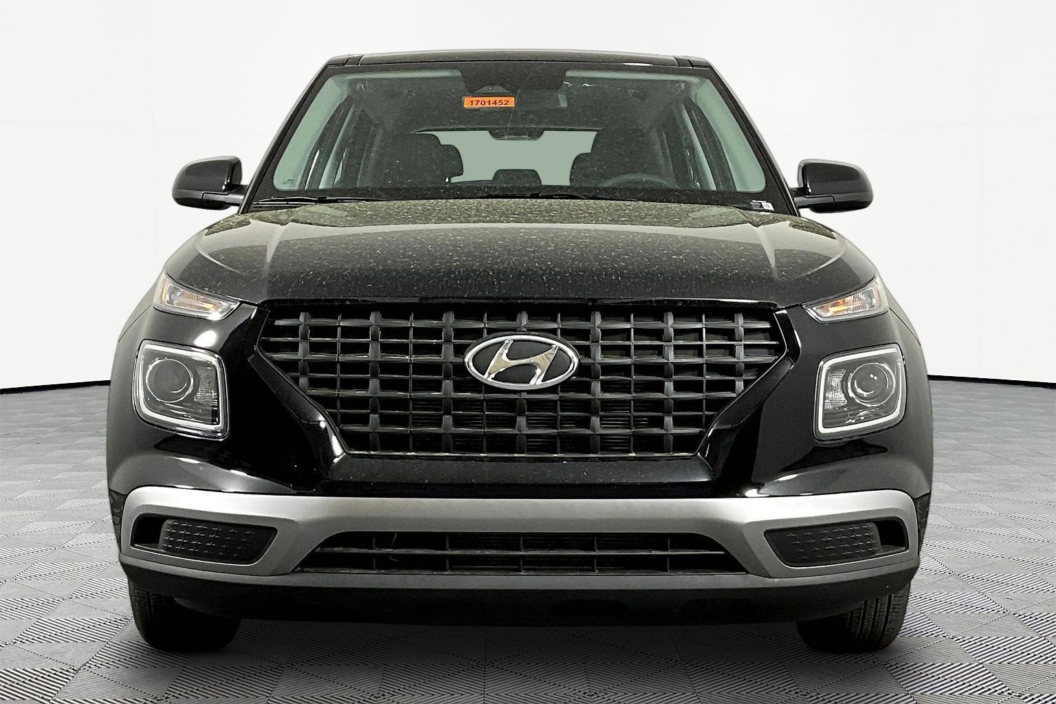 New 2026 Hyundai Venue SE FWD image 2