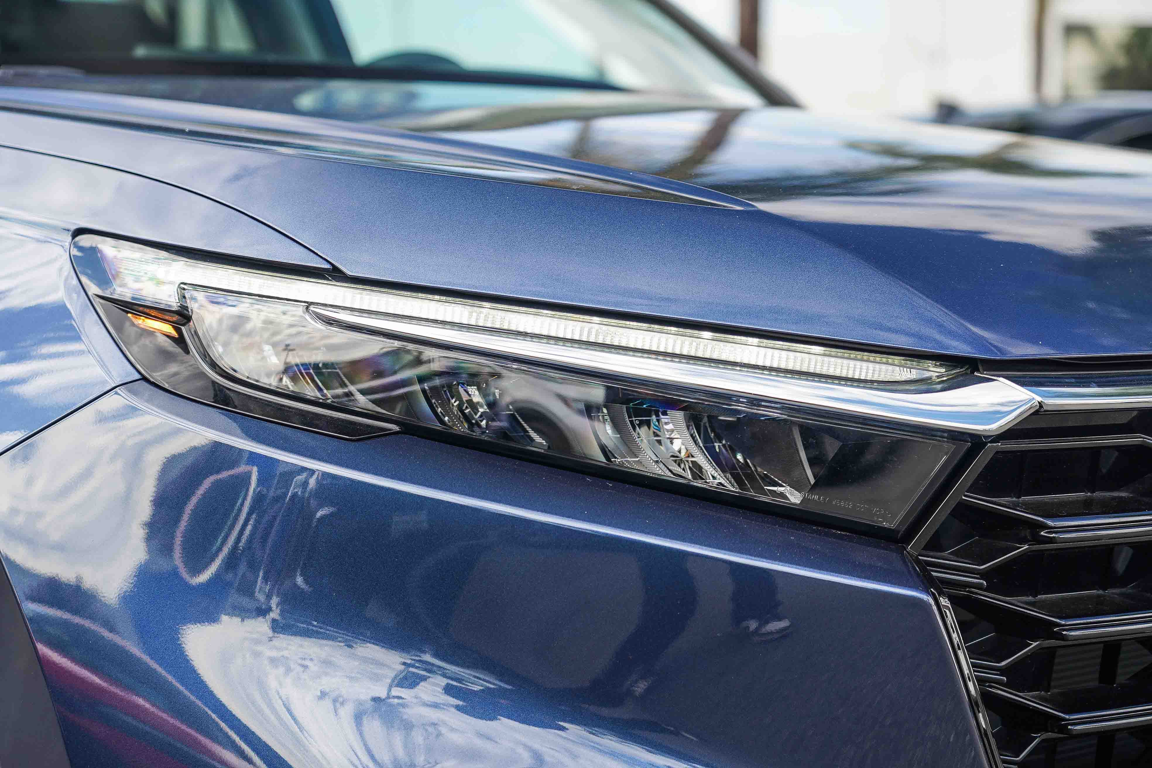 Used 2025 Honda CR-V EX image 2