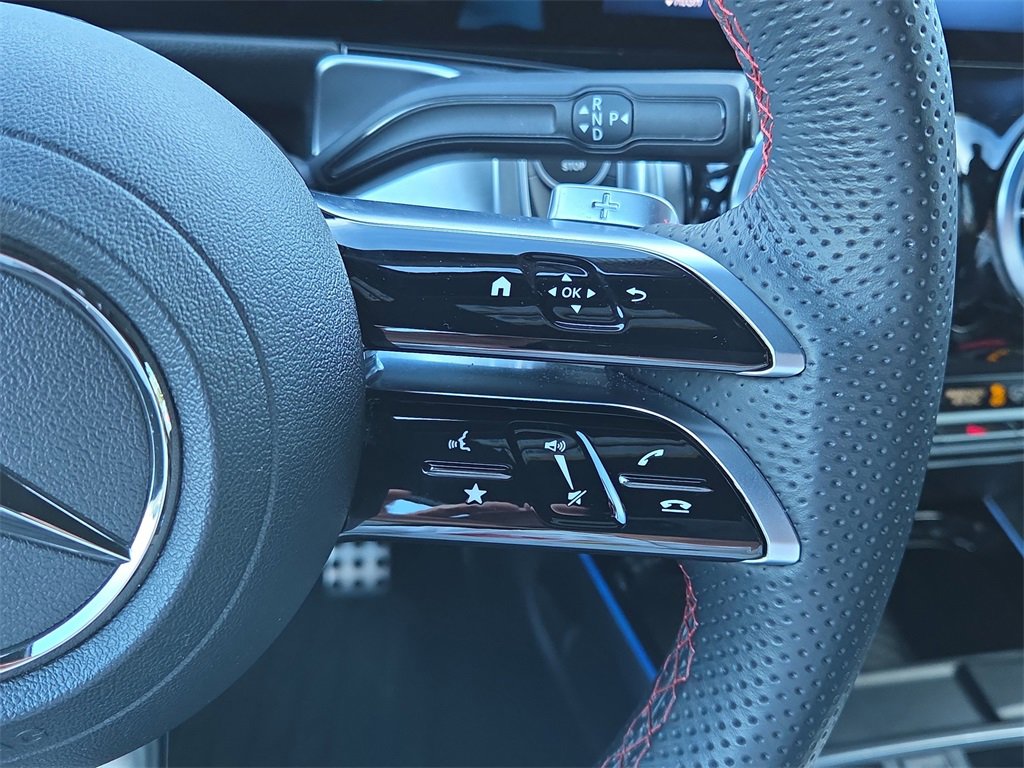 Certified 2025 Mercedes-Benz GLB 250 4MATIC image 22