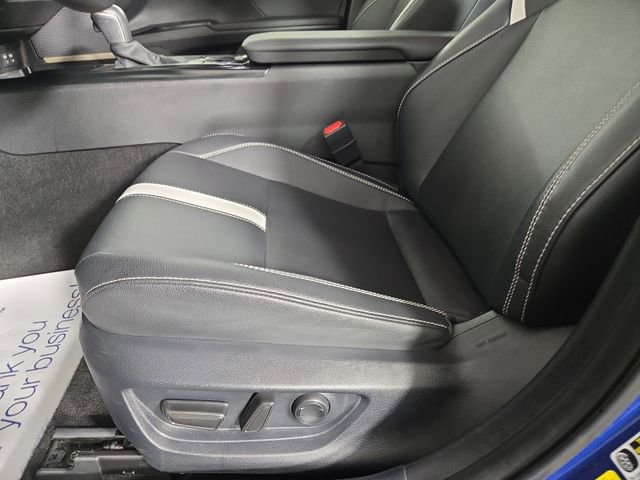 Used 2025 Toyota Camry SE image 30