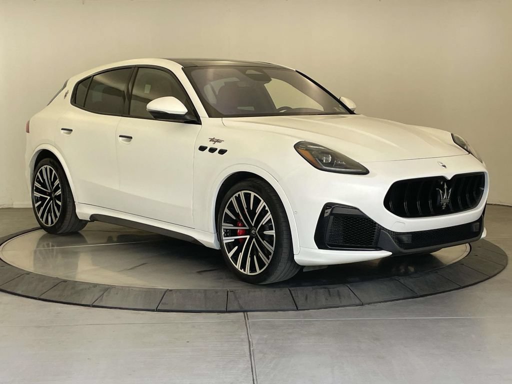 Used 2024 Maserati Grecale Trofeo AWD/4WD image 9