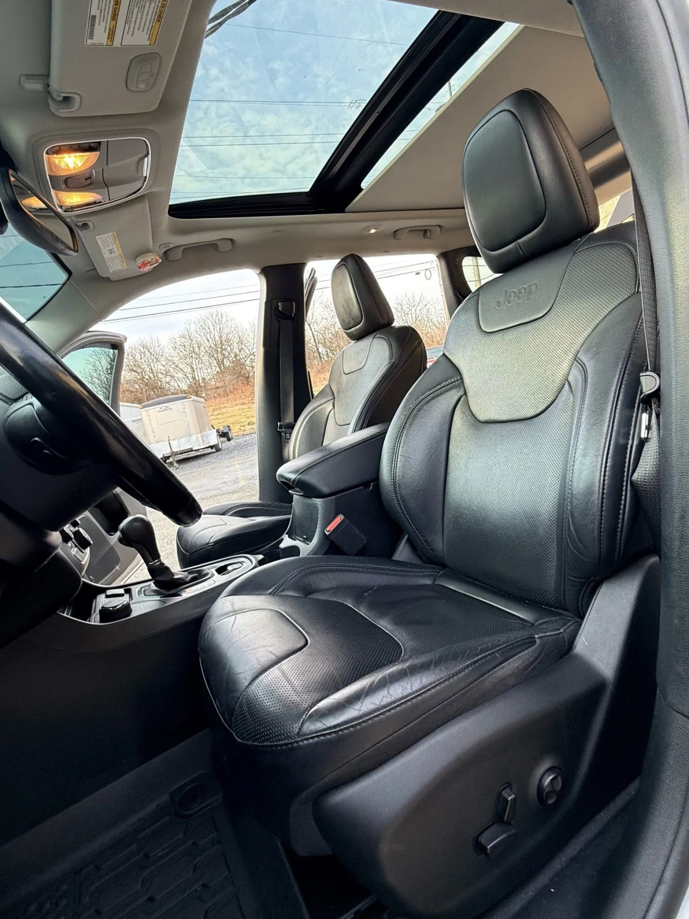 Used 2020 Jeep Cherokee Limited image 48