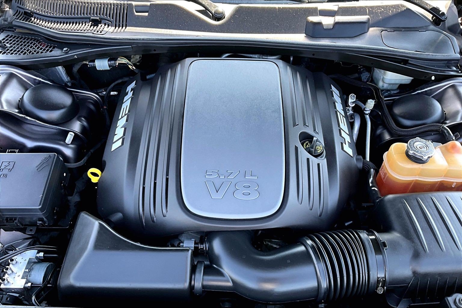 Used 2015 Dodge Challenger R/T Plus RWD image 29