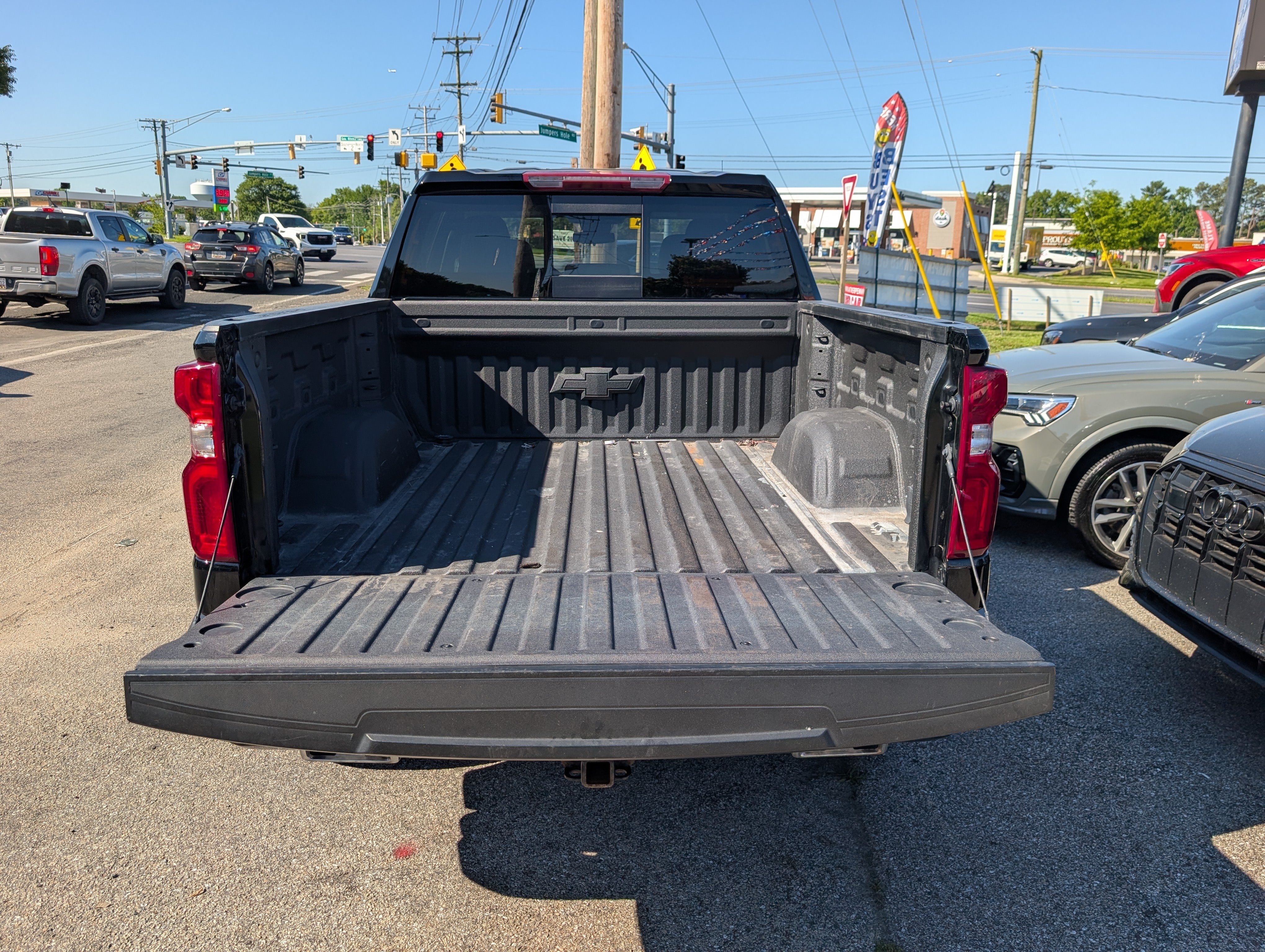 Used 2024 Chevrolet Silverado 1500 LT Trail Boss w/ LT Trail Boss Premium Package AWD/4WD image 14