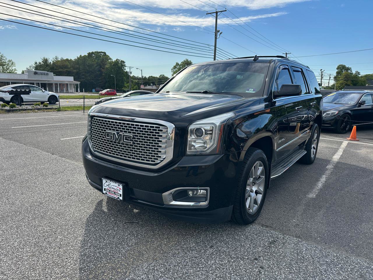 Used 2015 GMC Yukon Denali w/ Touring Package AWD/4WD image 1