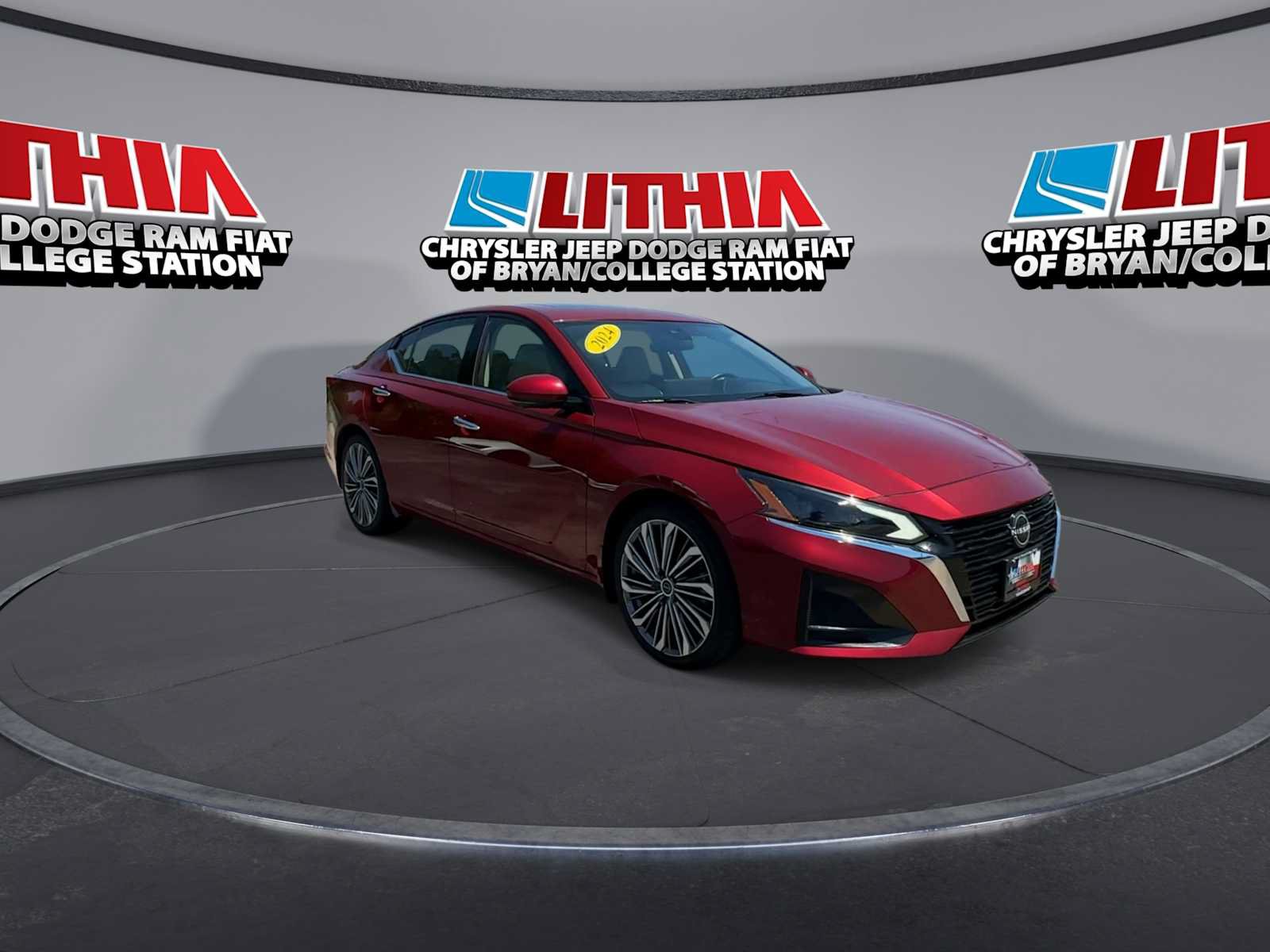 Used 2024 Nissan Altima 2.5 SL FWD image 2