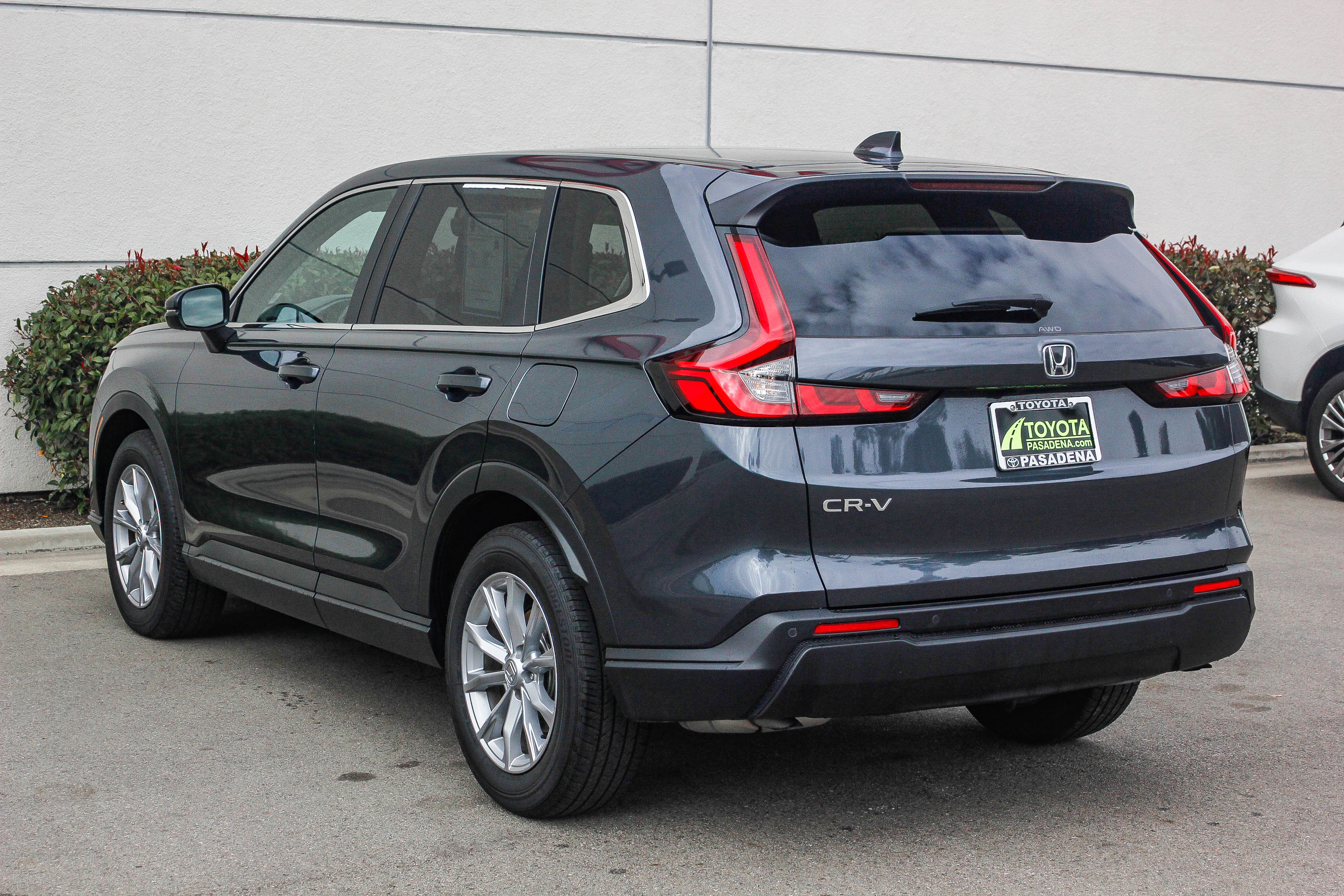 Used 2025 Honda CR-V EX-L image 8