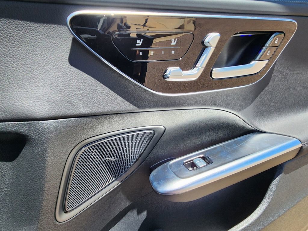 New 2024 Mercedes-Benz C 300 4MATIC Sedan image 19