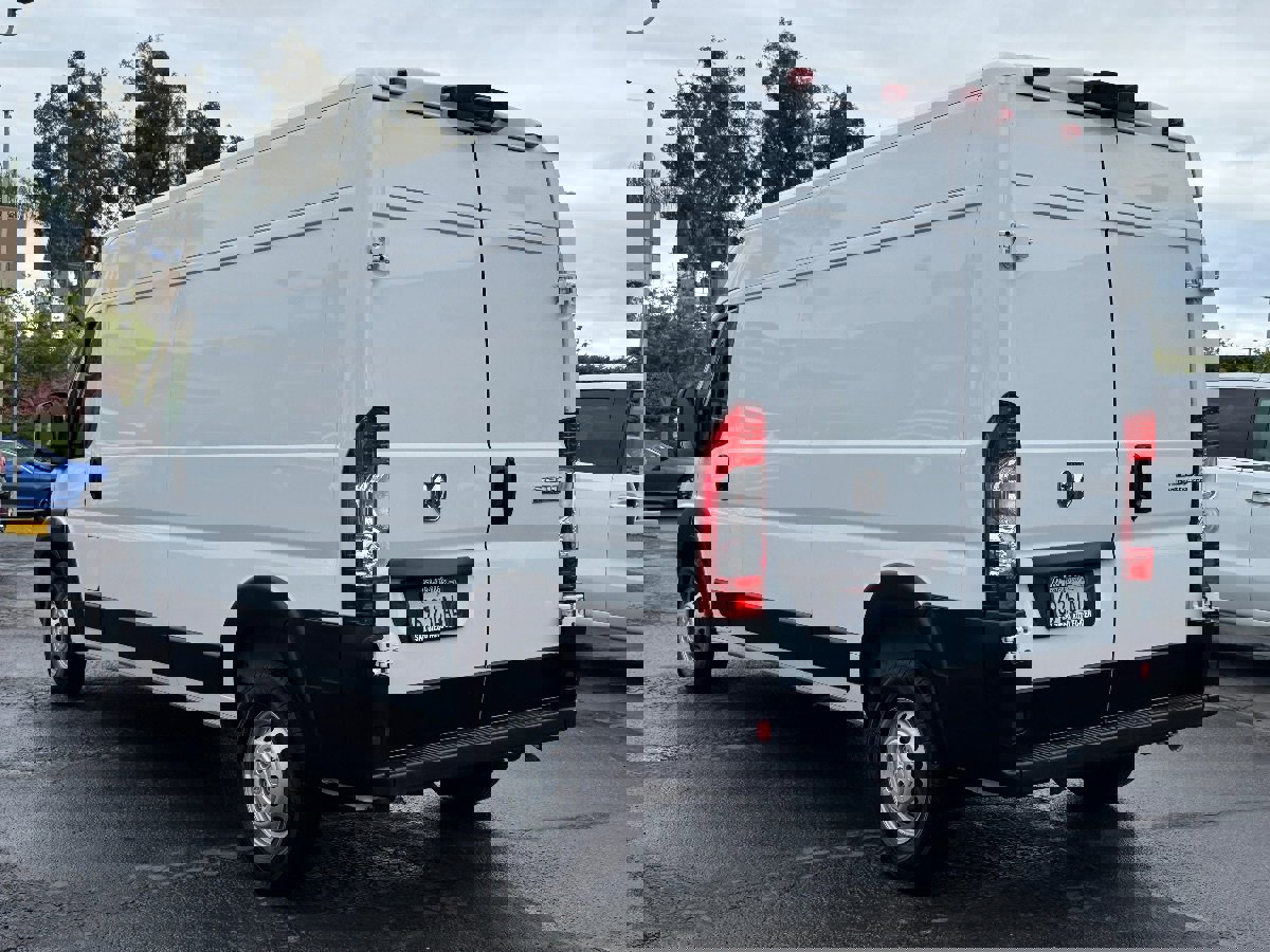 Used 2025 RAM ProMaster 2500 w/ Convenience Group image 8