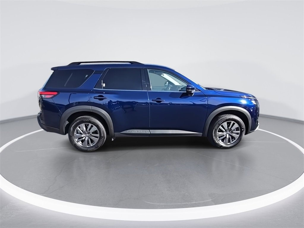 Certified 2024 Nissan Pathfinder SV image 9