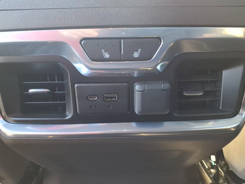 Used 2020 Chevrolet Silverado 1500 LTZ image 13