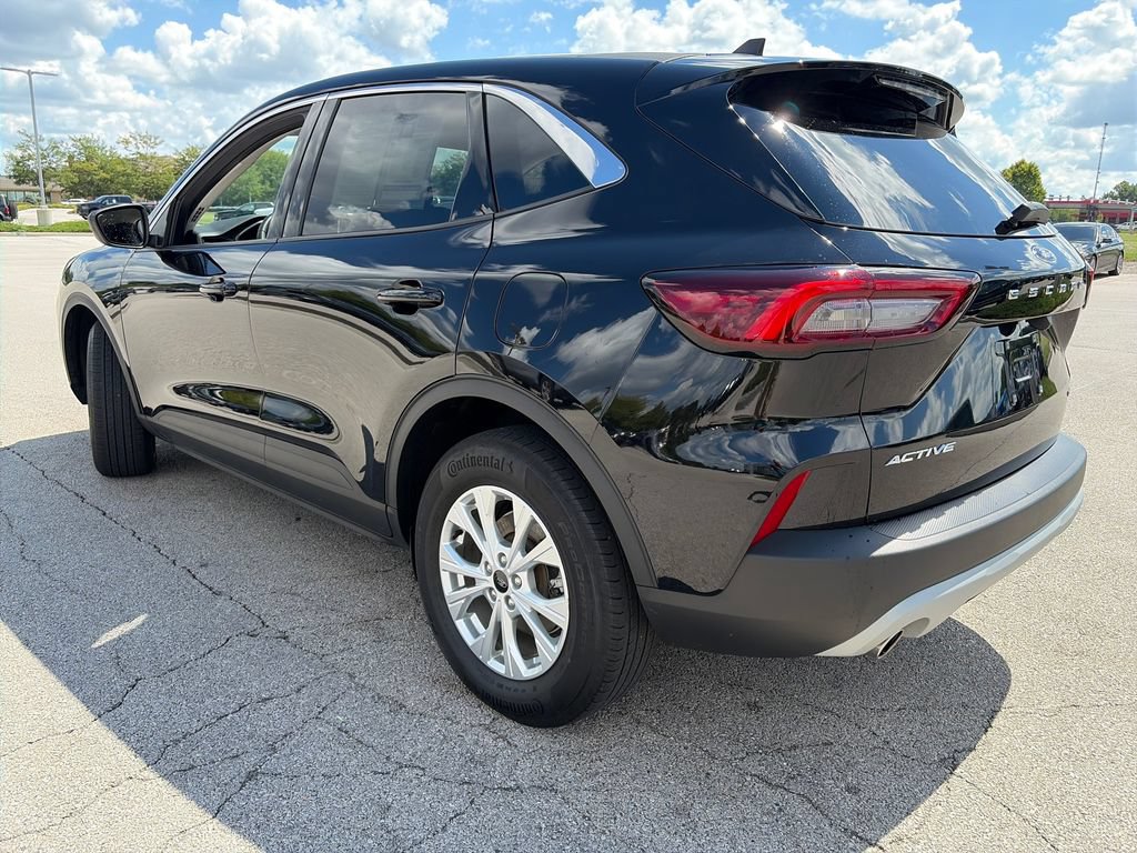 Used 2023 Ford Escape Active AWD/4WD image 5