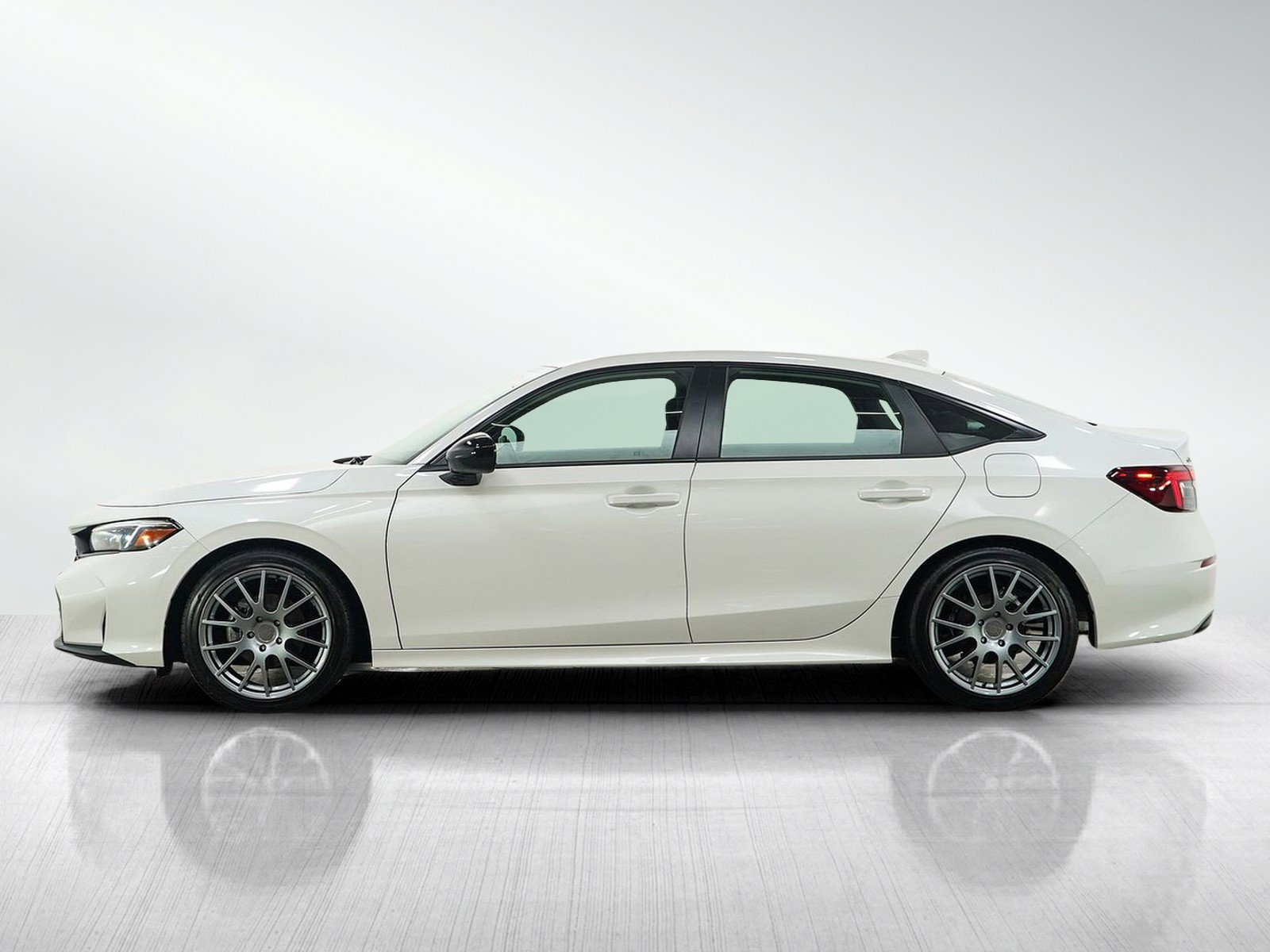Used 2025 Honda Civic Sport image 2