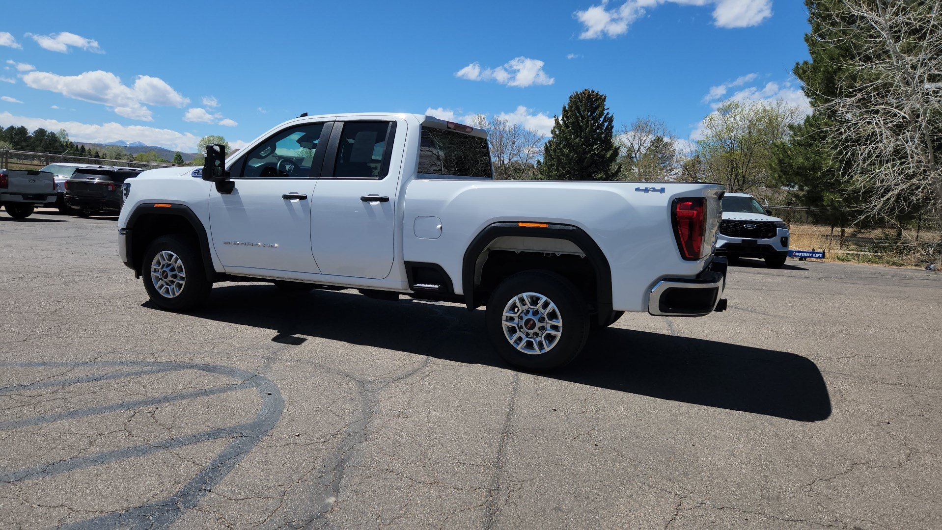 Used 2025 GMC Sierra 2500 Pro w/ Convenience Package AWD/4WD image 9