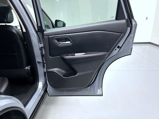 Certified 2025 Nissan Rogue SV AWD/4WD image 17