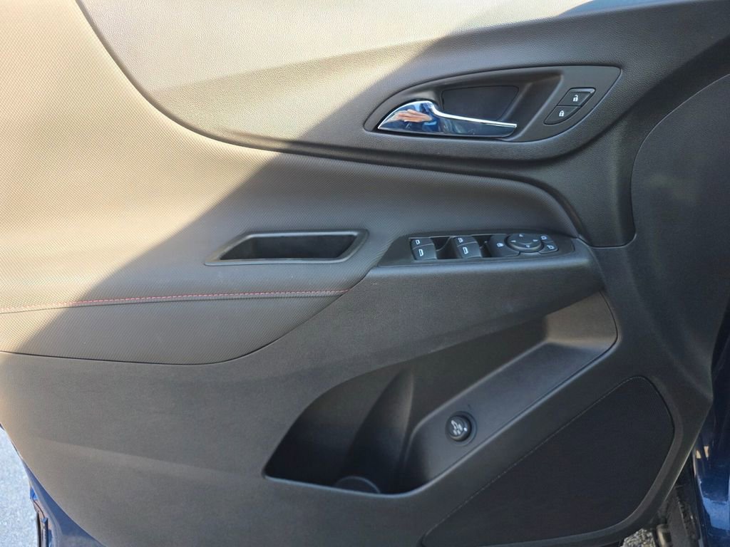Used 2022 Chevrolet Equinox RS image 24