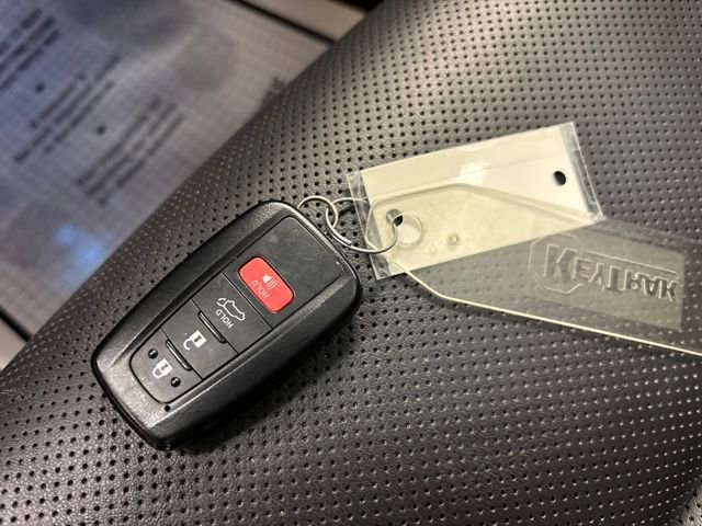 Used 2019 Toyota RAV4 Limited image 31