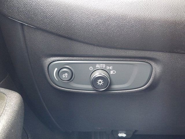 Used 2023 Chevrolet Equinox LT image 23