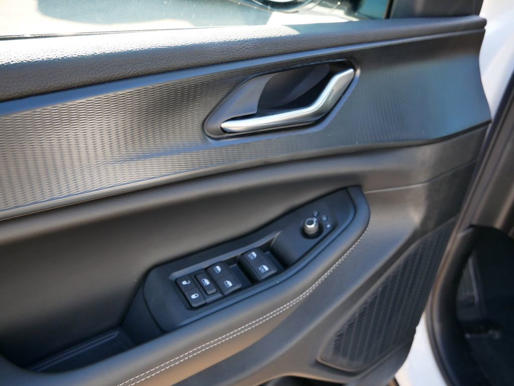 New 2025 Jeep Grand Cherokee Laredo image 7